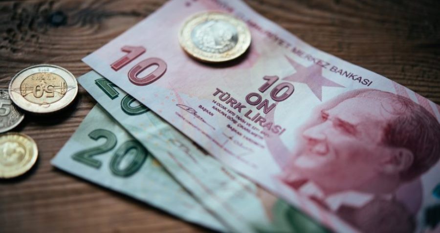 Lira turke u zhvleresua me 45 per qind brenda 1 viti